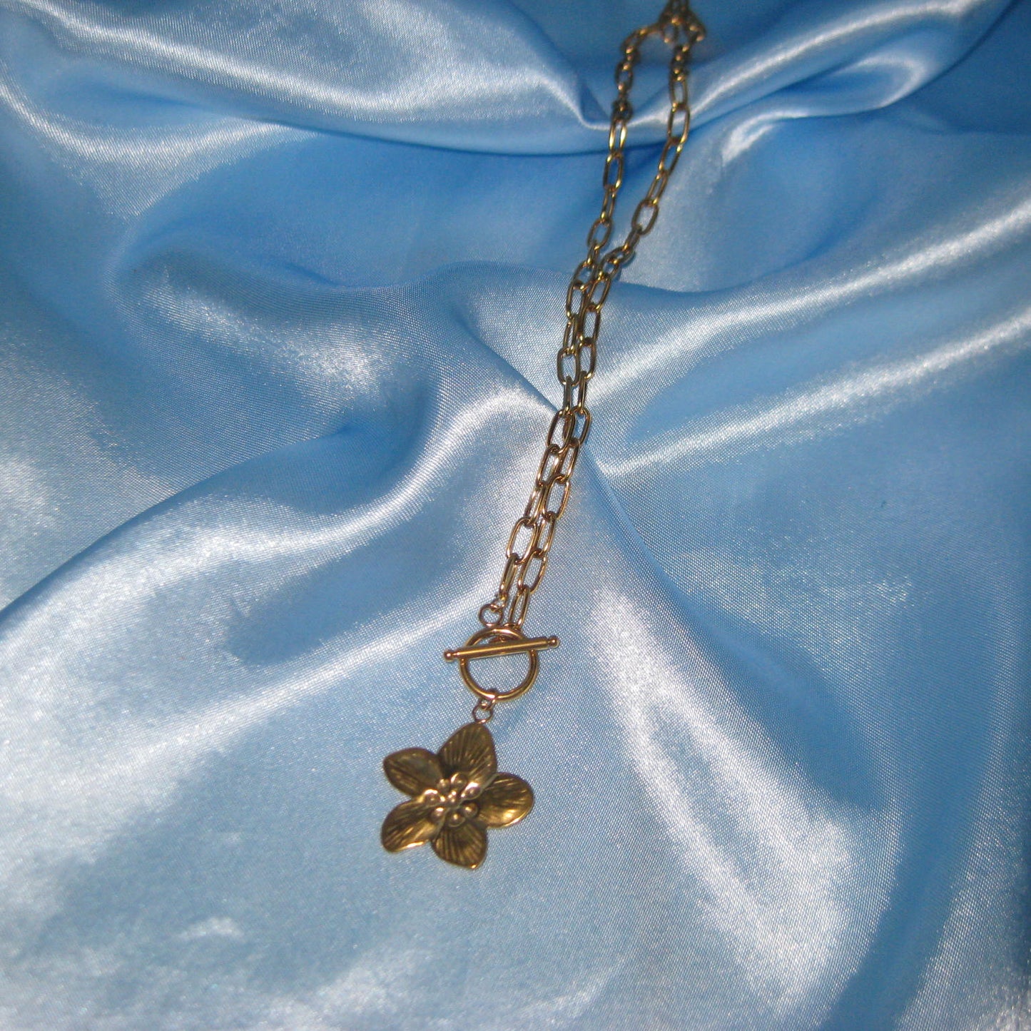 goldlink chain flower necklace
