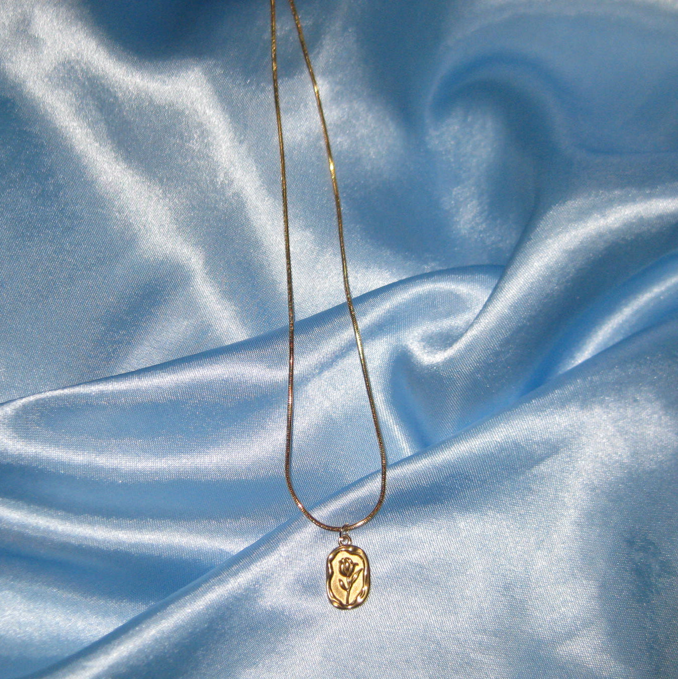 golden rose pendant necklace
