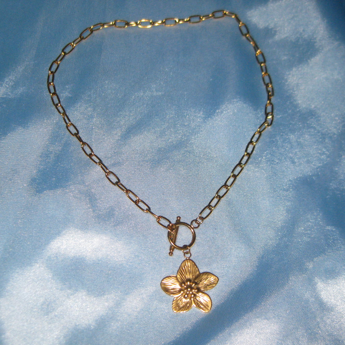 goldlink chain flower necklace