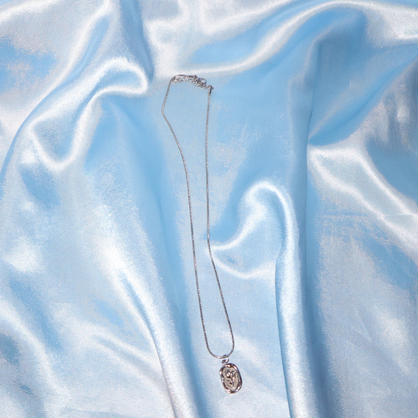 silver rose pendant necklace