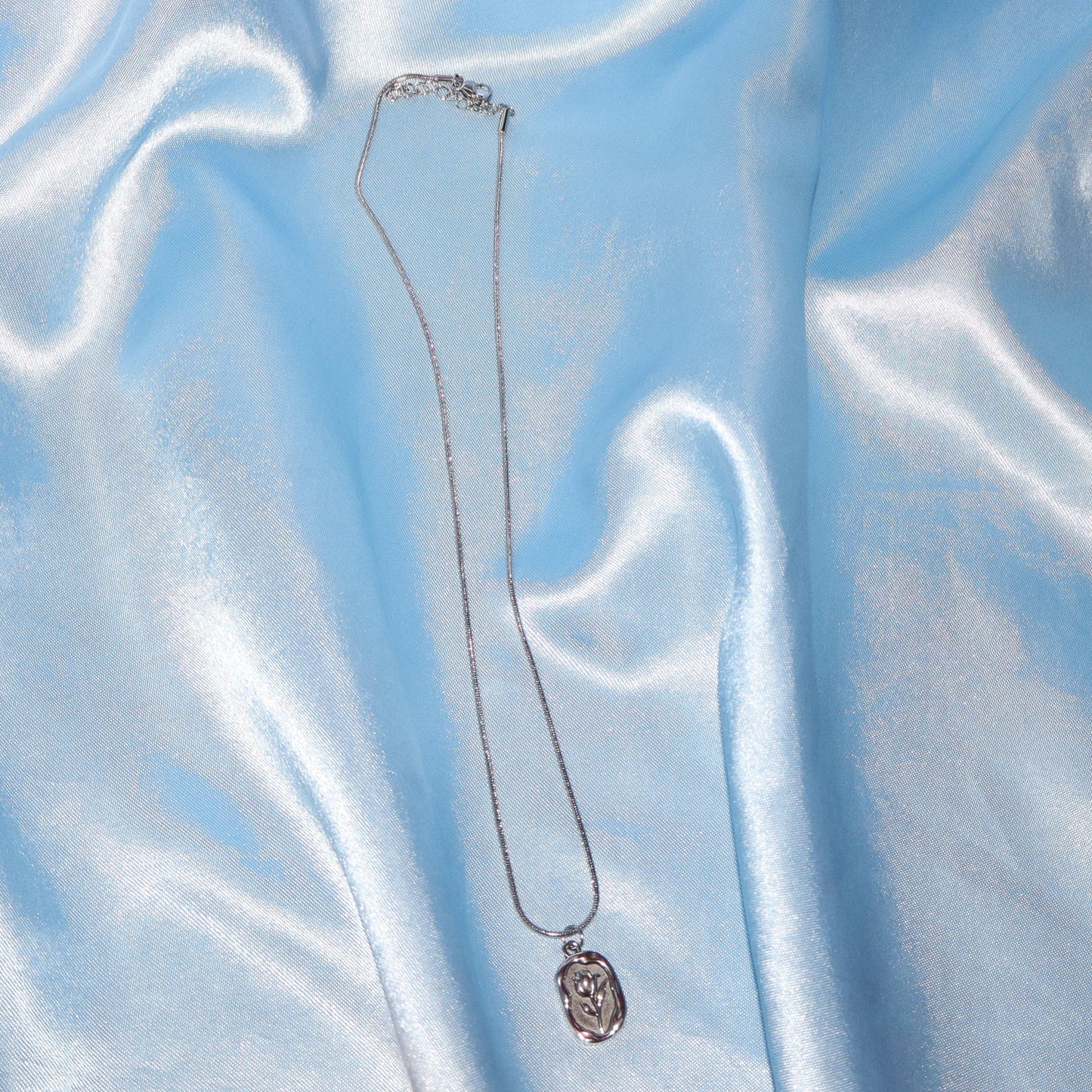 silver rose pendant necklace