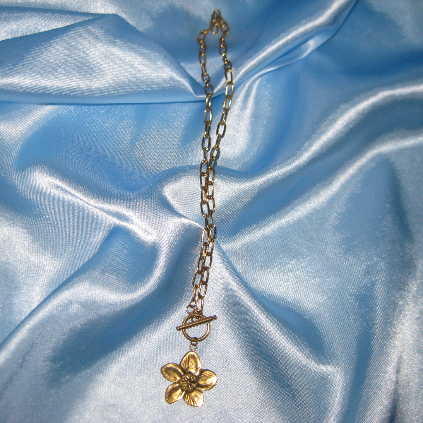 goldlink chain flower necklace