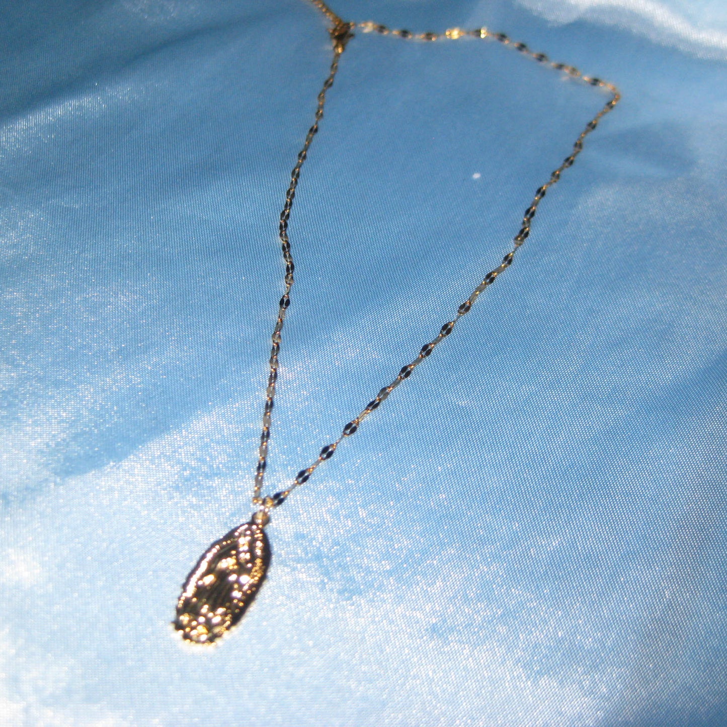 golden mother mary pendant necklace