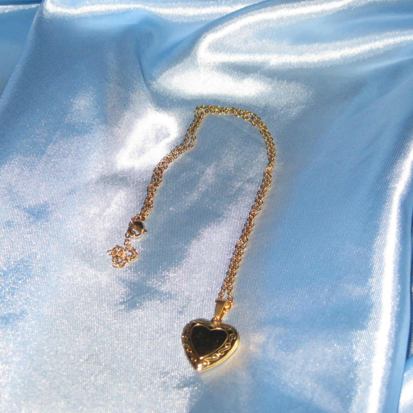 gold small heart locket