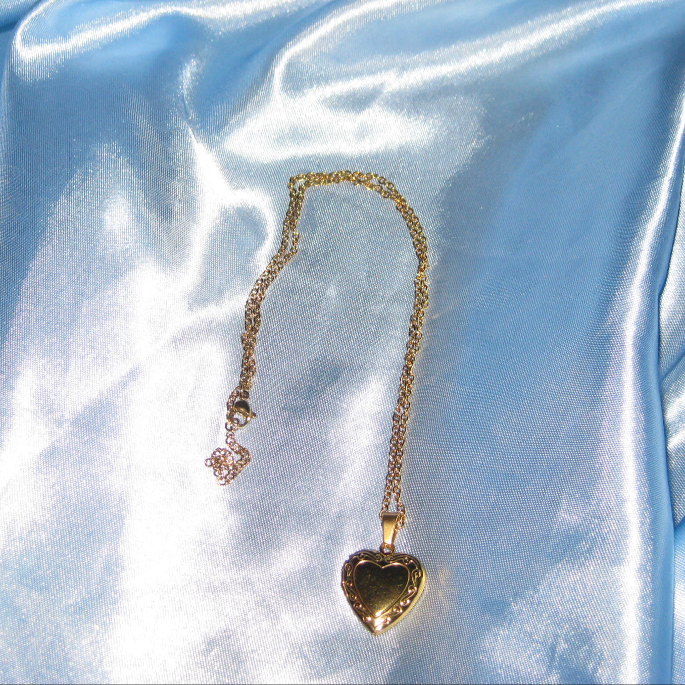 gold small heart locket
