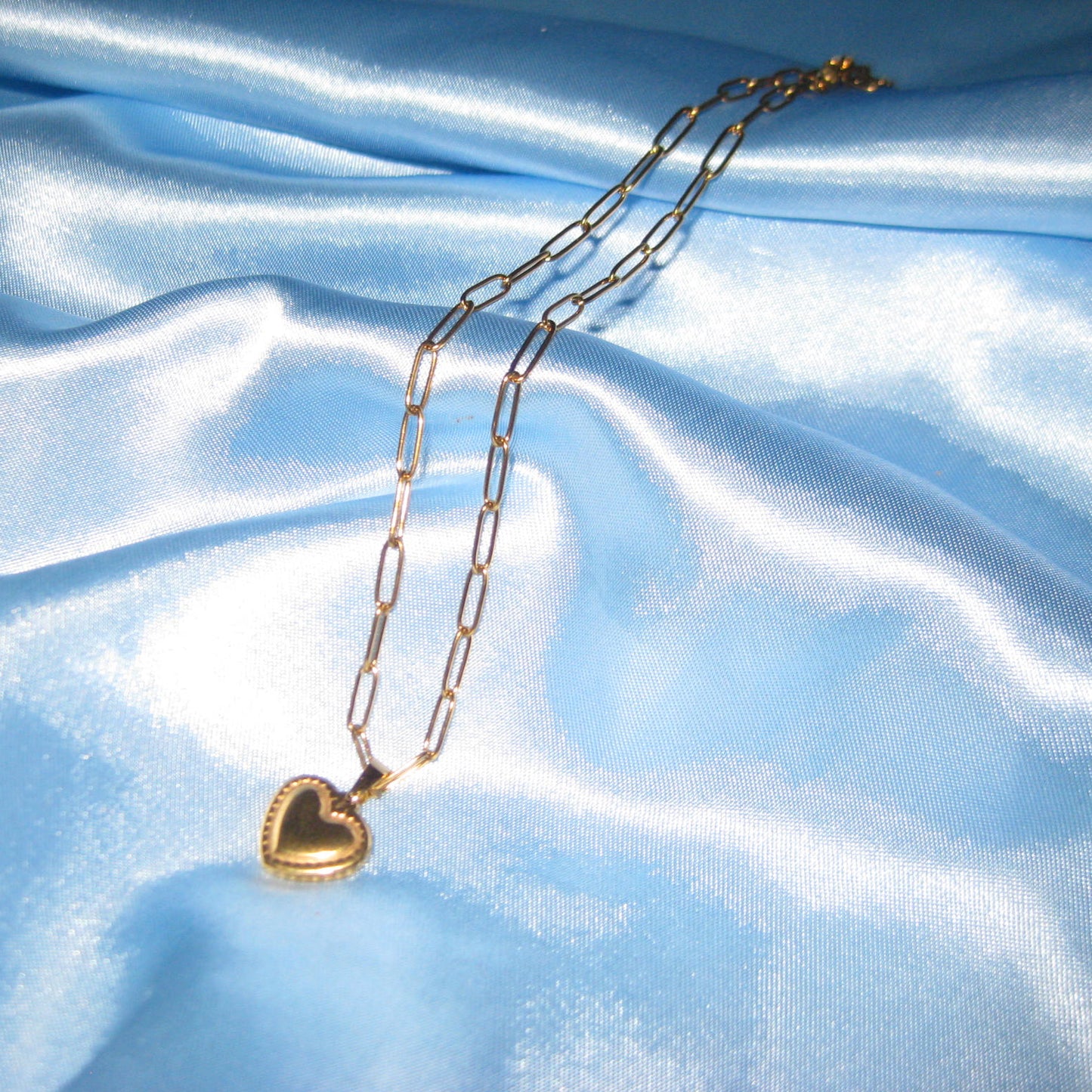 gold link chain heart pedent necklace