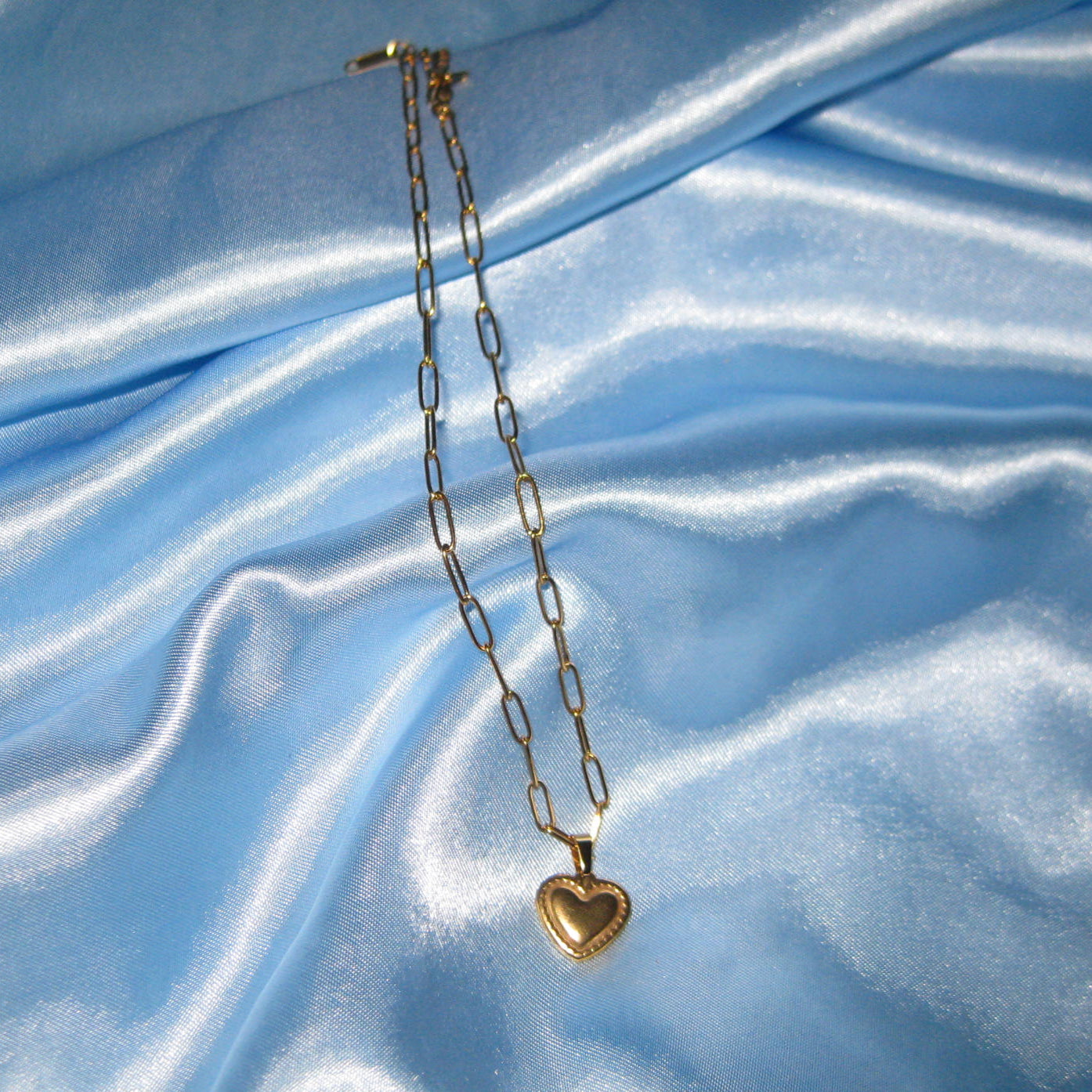 gold link chain heart pedent necklace