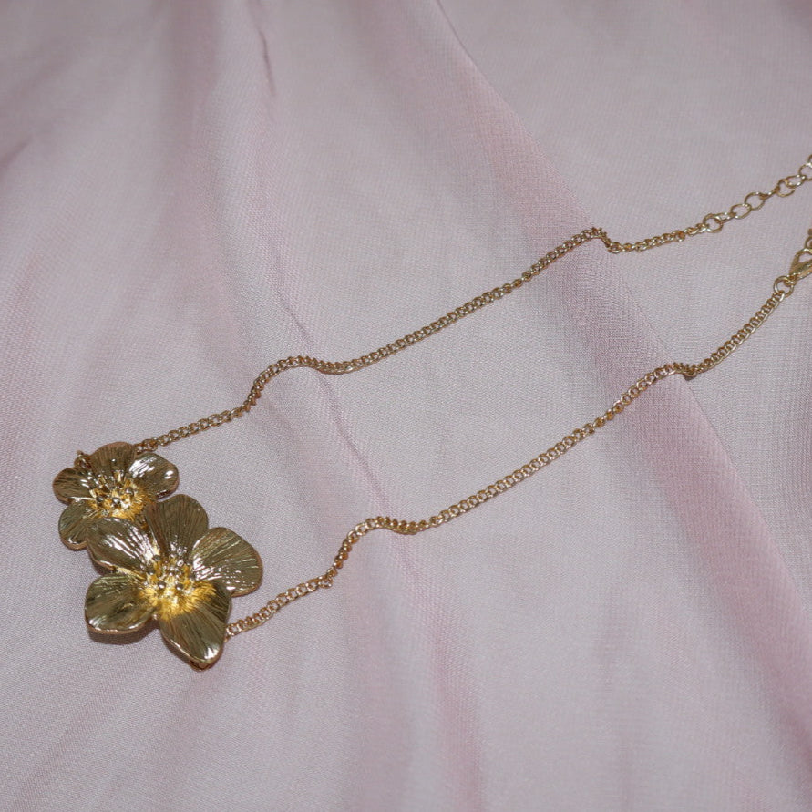 double flower gold necklace