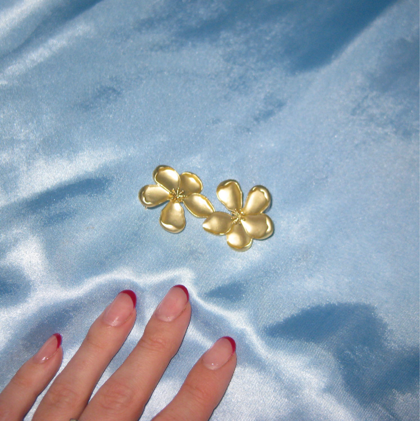 golden flower pedals earring set