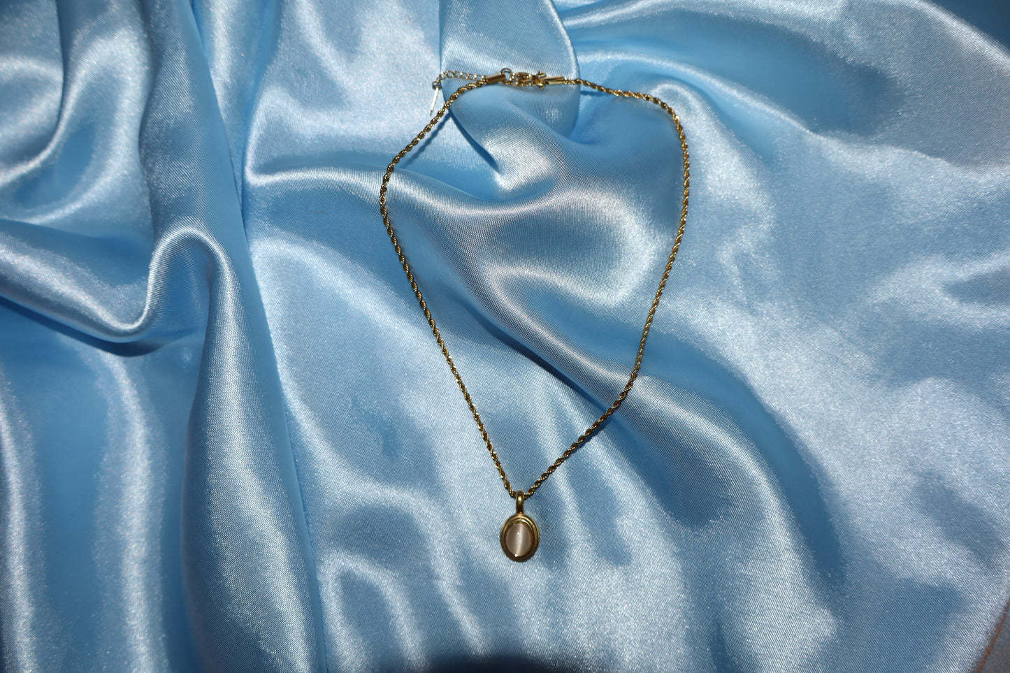 white stone pendant gold necklace