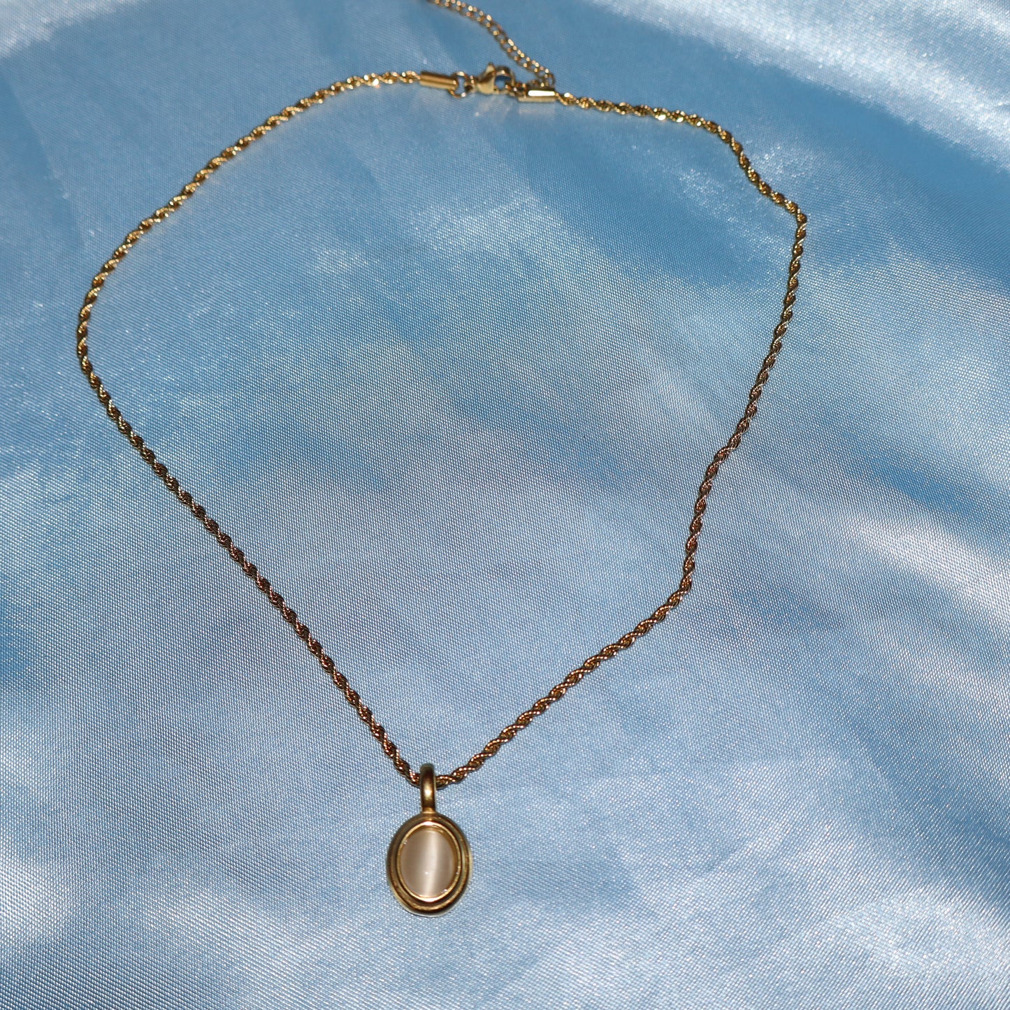 white stone pendant gold necklace