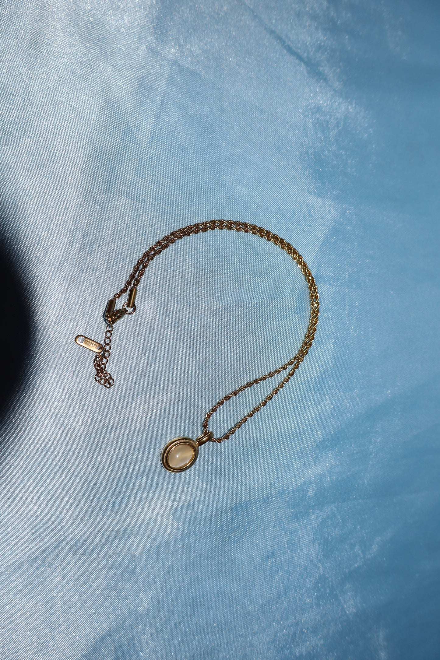 white stone pendant gold necklace