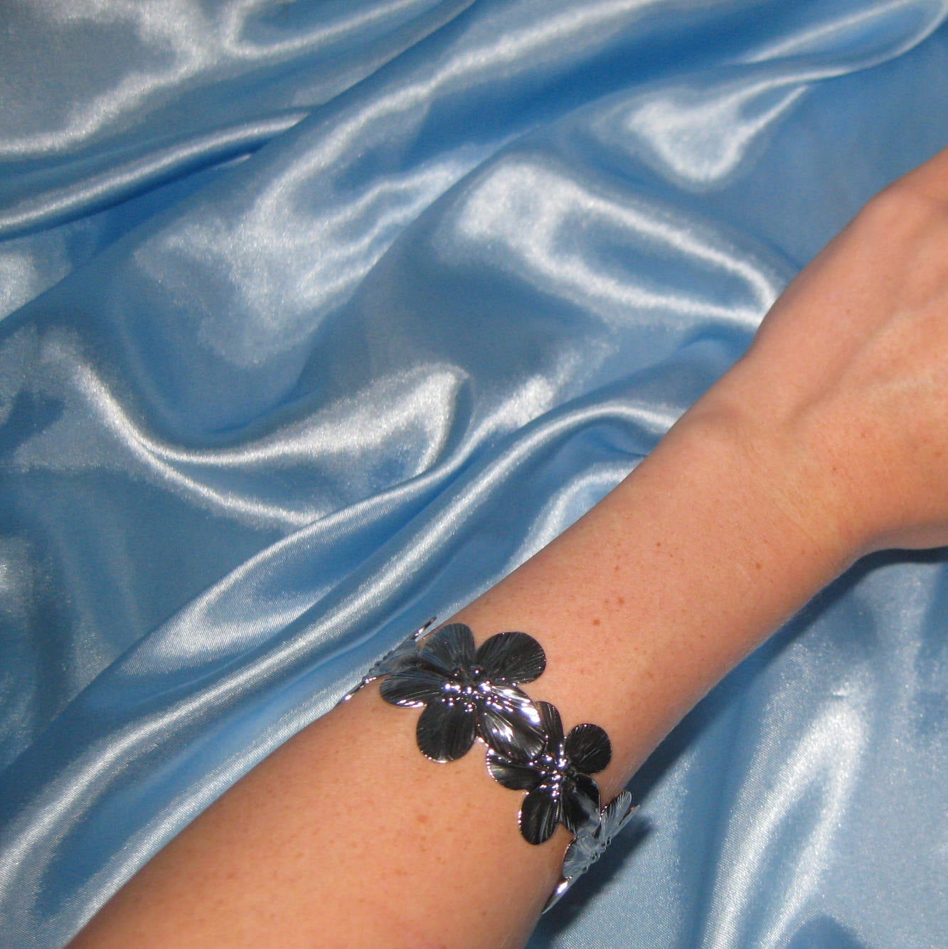 silver flower bangle arm cuff/bracelet