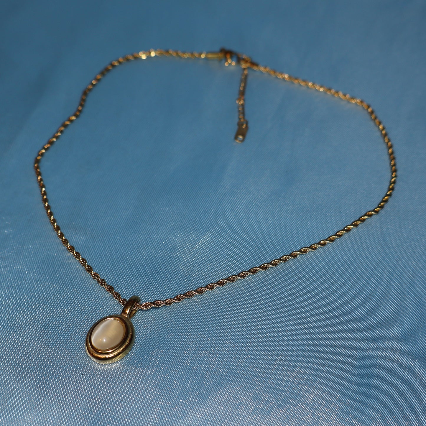 white stone pendant gold necklace