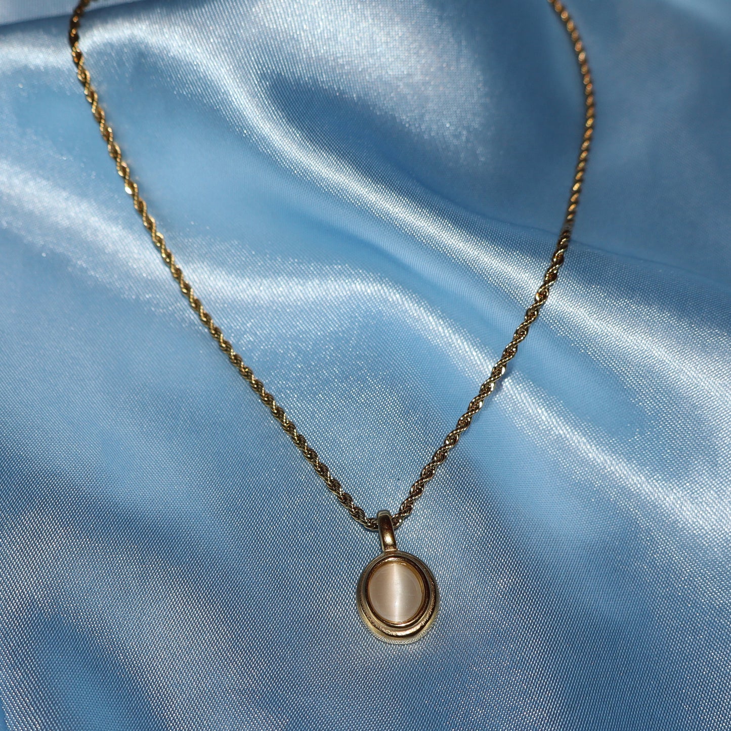 white stone pendant gold necklace