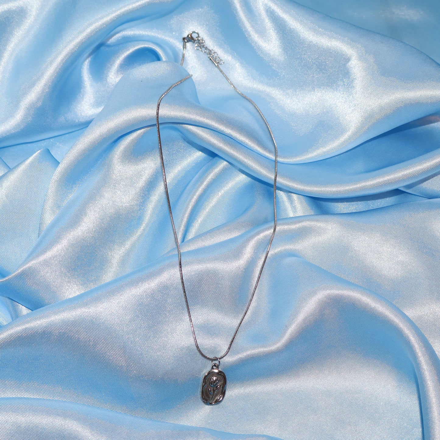 silver rose pendant necklace