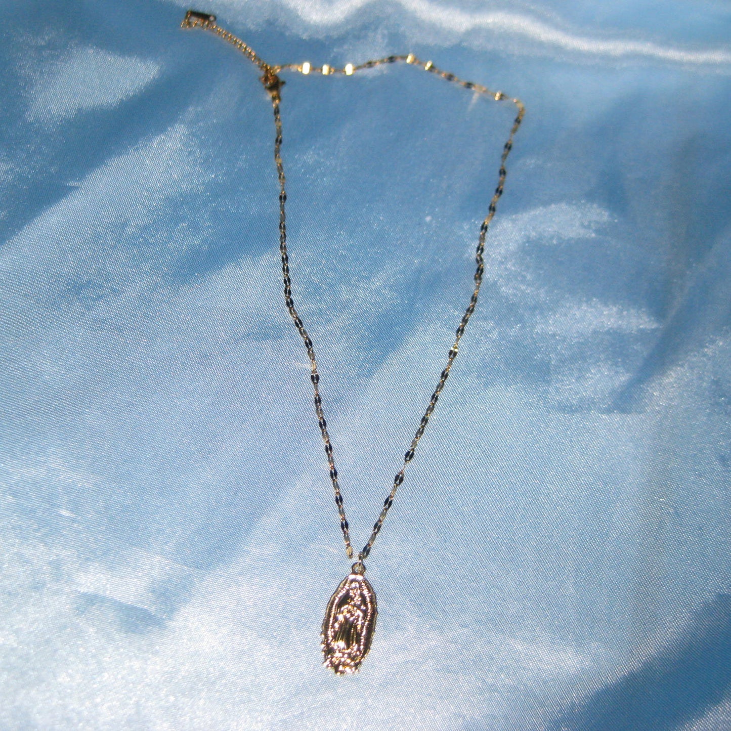 golden mother mary pendant necklace