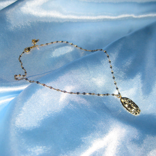 golden mother mary pendant necklace