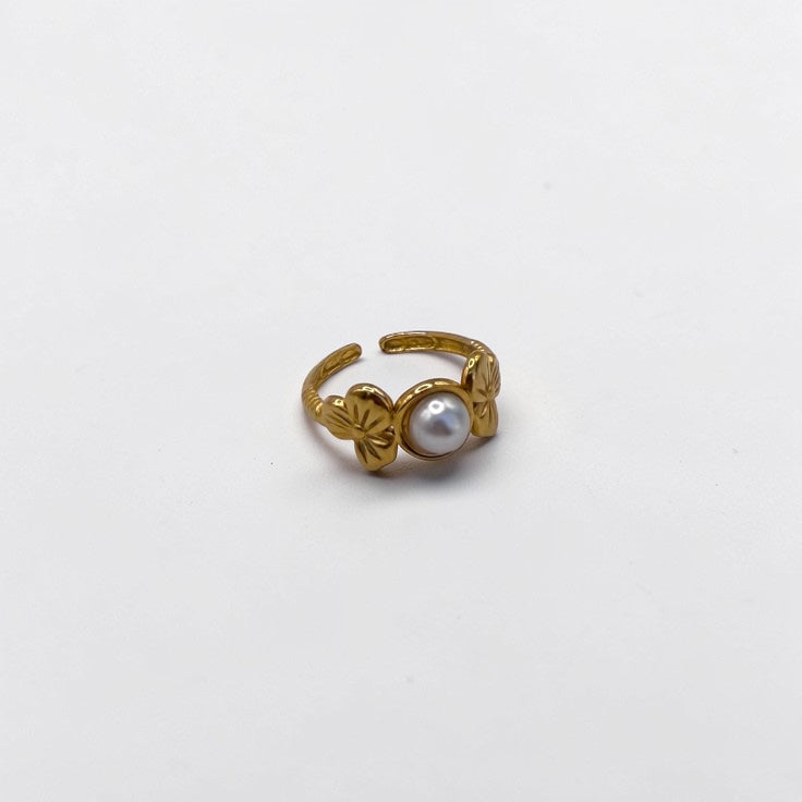 Bloom Pearl Ring- Gold