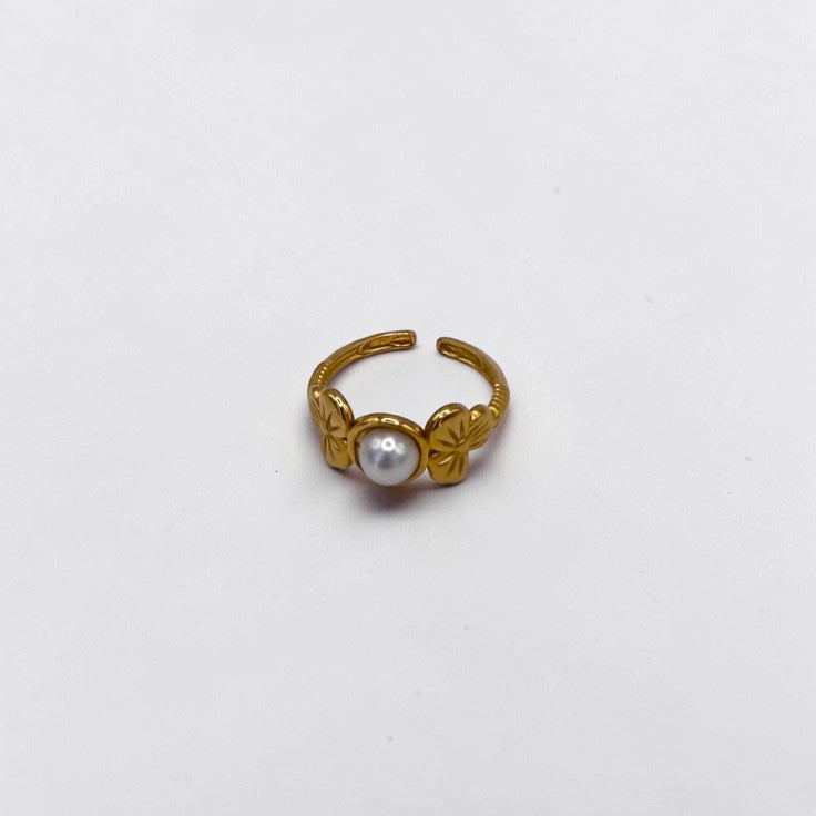 Bloom Pearl Ring- Gold