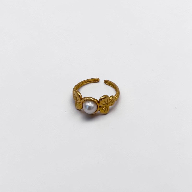 Bloom Pearl Ring- Gold