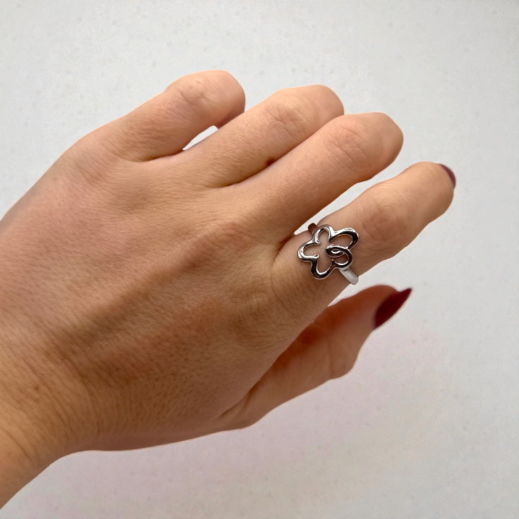 Silver flower Outline Ring- Silver