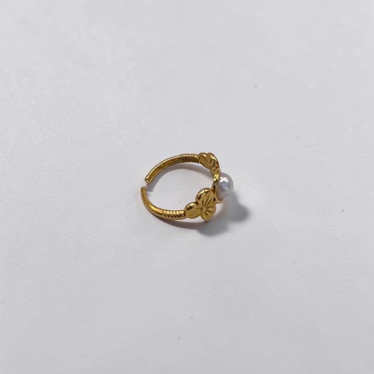 Bloom Pearl Ring- Gold