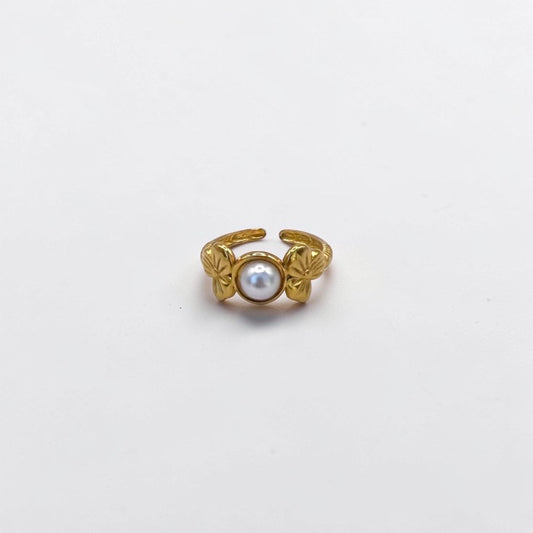 Bloom Pearl Ring- Gold